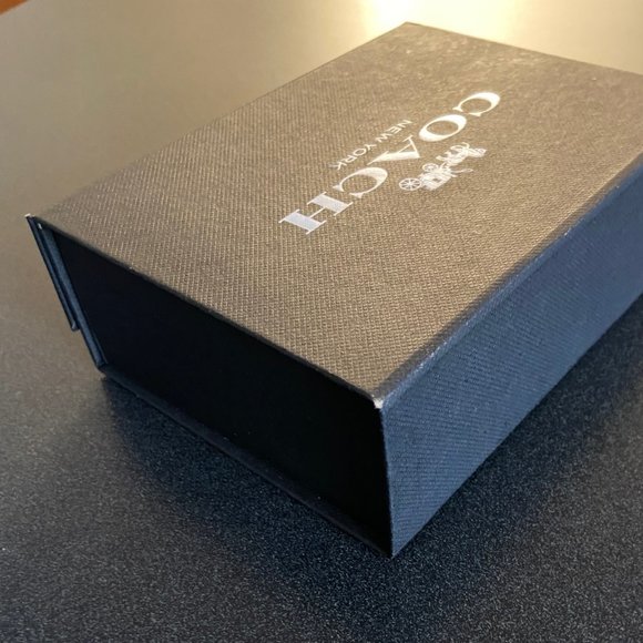 Authentic Coach packaging material -- paper box, ribbon, tissue paper - Picture 5 of 6